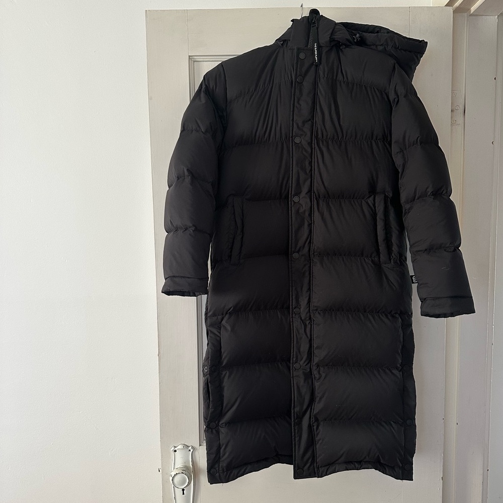 Aritzia Black Super Puffer Long in XS